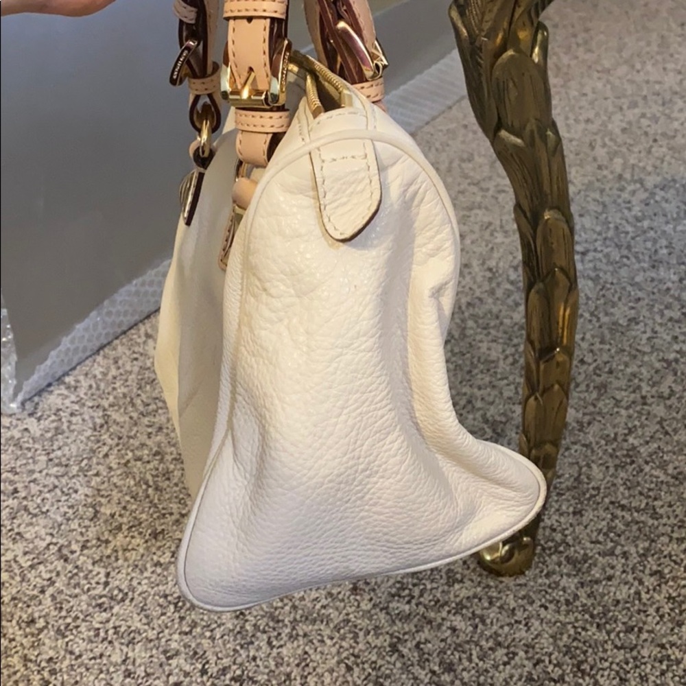 Michael Kors purse - Picture 4 of 14